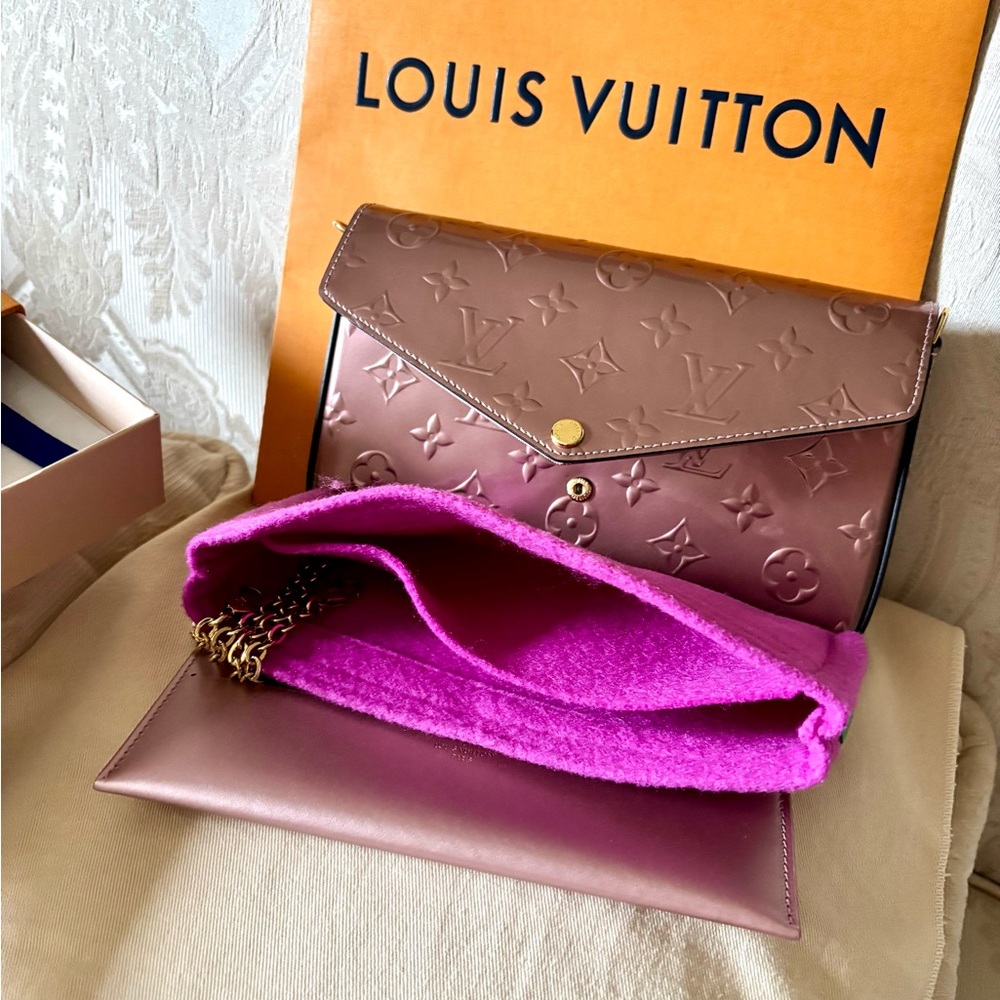 Louis Vuitton Pochette Felicie 
in Patent Vernis Leather - Picture 6 of 10